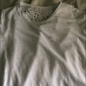 Super cute white t-shirt!